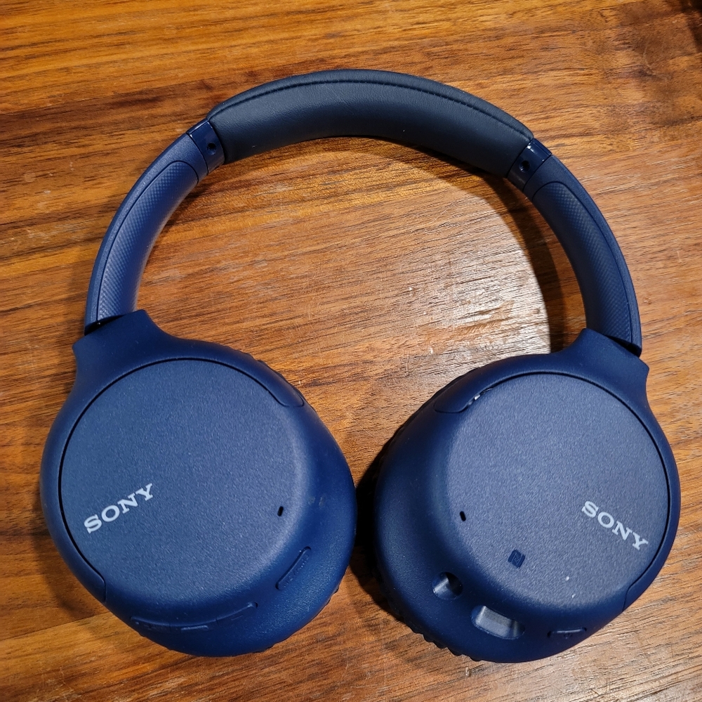 SONY WH-CH710N Noise Canceling Headphones Blue